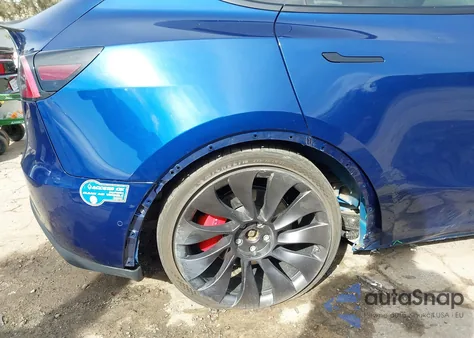 2021 Tesla Model Y Performance Dual Motor All-Wheel Drive z USA, uszkodzony, nr VIN 5YJYGDEF8MF269678